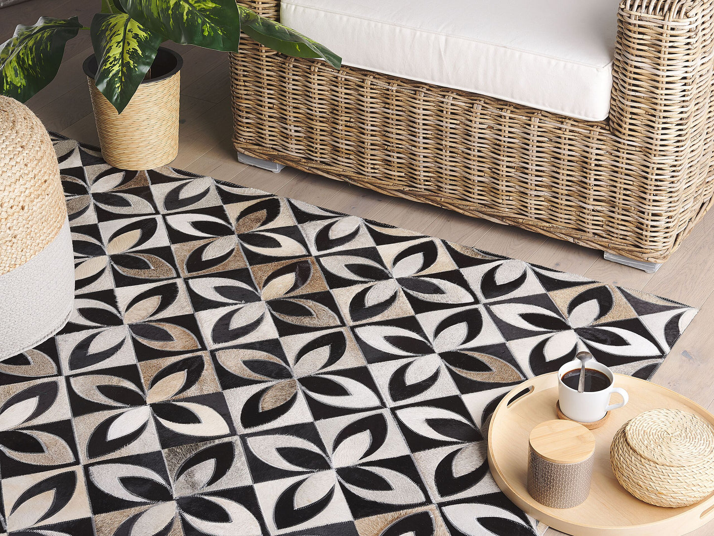 Teppich Kuhfell mehrfarbig 140 x 200 cm Patchwork Kurzflor ISHAN