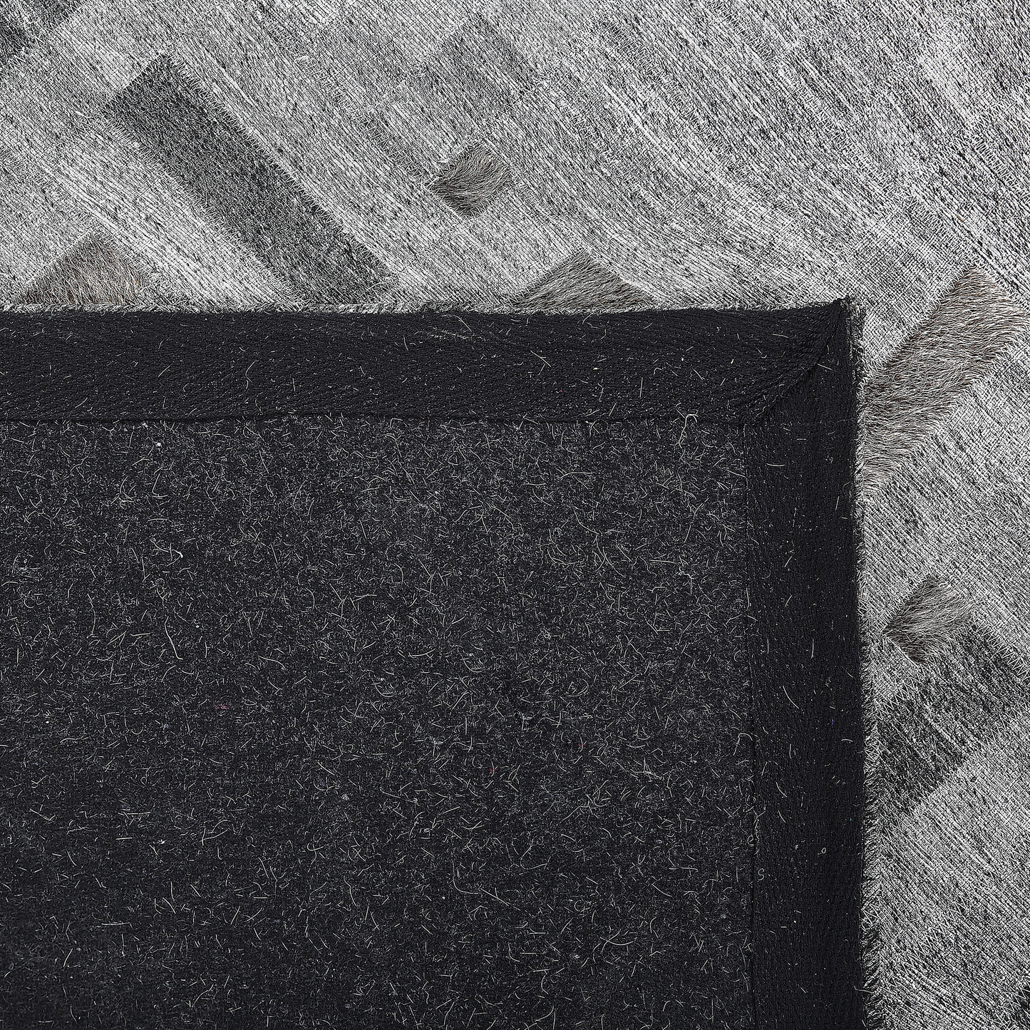Teppich Leder grau 140 x 200 cm Kurzflor DARA