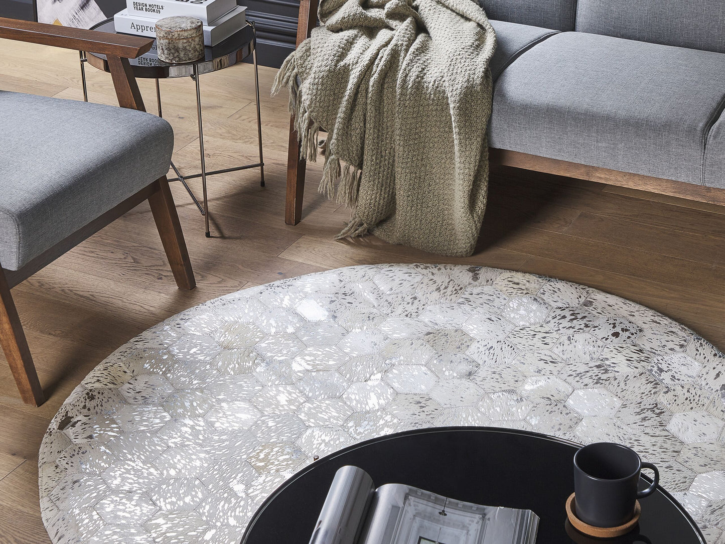 Teppich Kuhfell silber / beige ⌀ 140 cm Patchwork Kurzflor BOZKOY