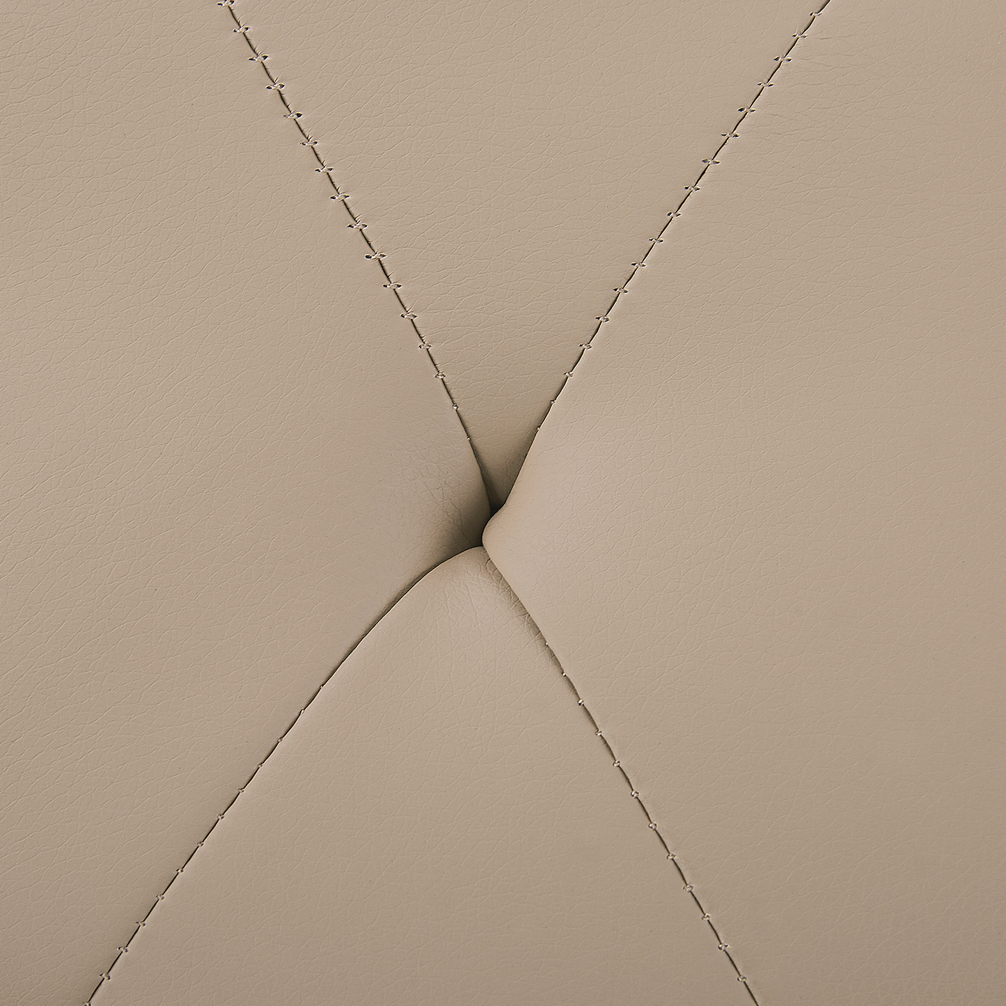 Bettbank Kunstleder beige schwarze Metallbeine 104 cm ESSONNE