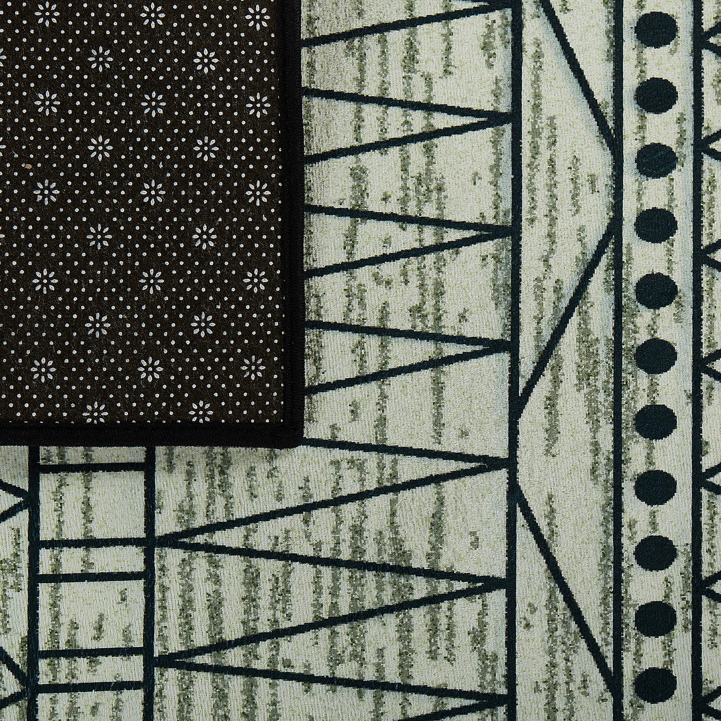 Teppich schwarz-grau 160 x 230 cm Zickzackmuster Kurzflor KEBAN