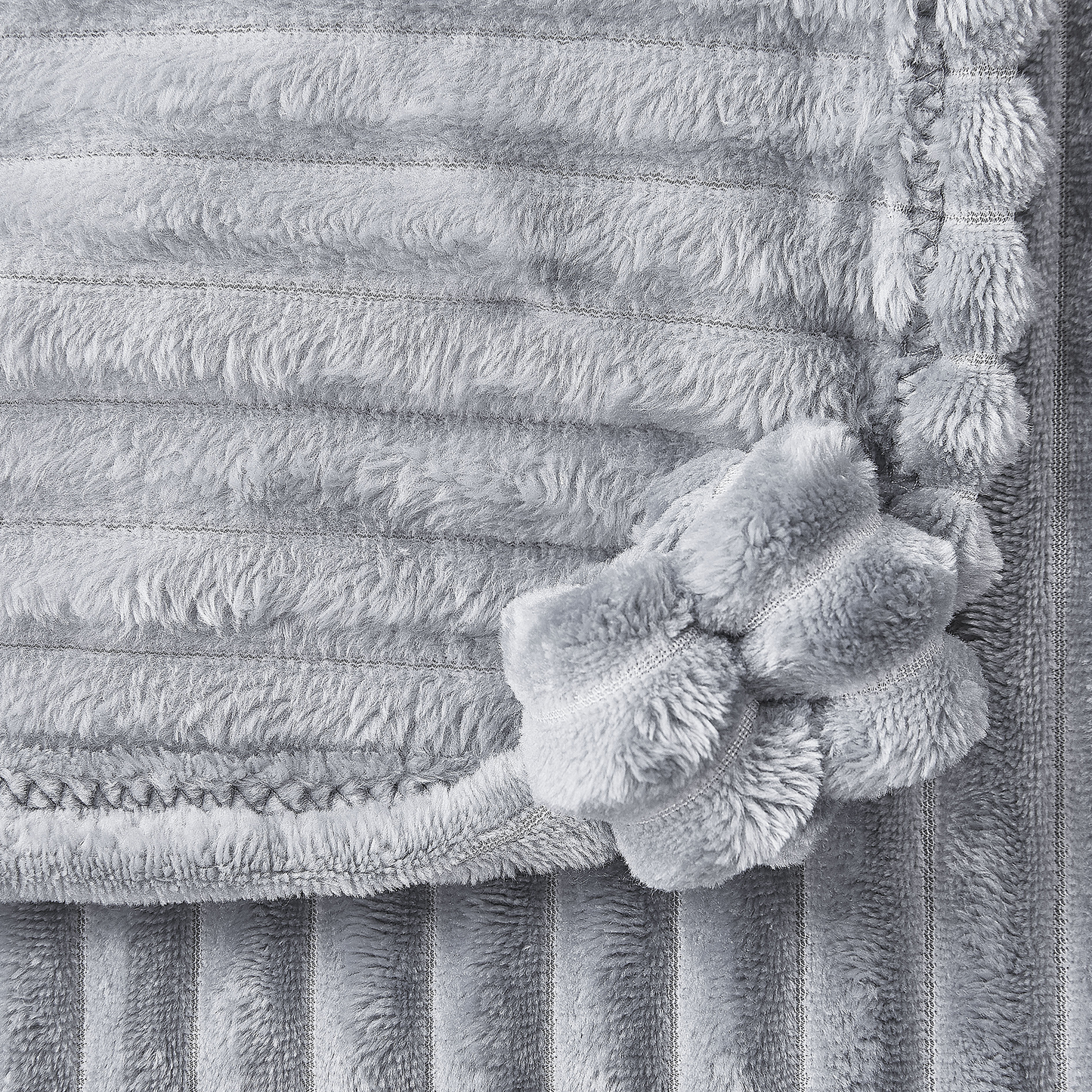 Kuscheldecke KAWERI 150 x 200 cm Grau
