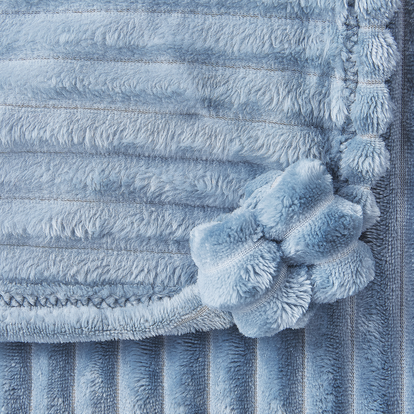 Kuscheldecke KAWERI 150 x 200 cm Hellblau