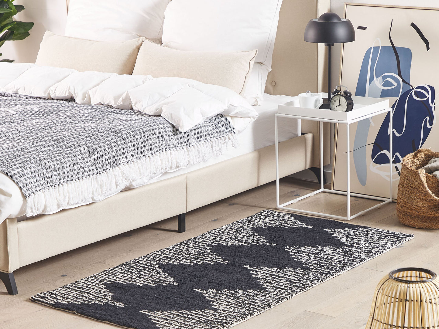 Teppich Baumwolle 80 x 150 cm schwarz / weiss geometrisches Muster Kurzflor BATHINDA