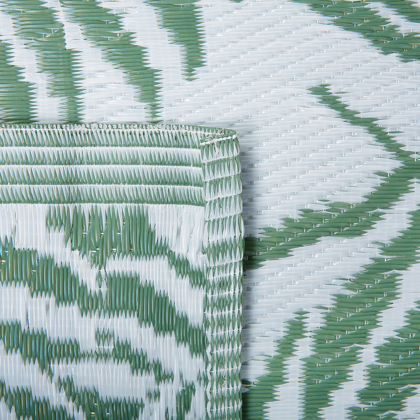 Outdoor Teppich dunkelgrün 90 x 150 cm Palmenmuster zweiseitig Kurzflor KOTA