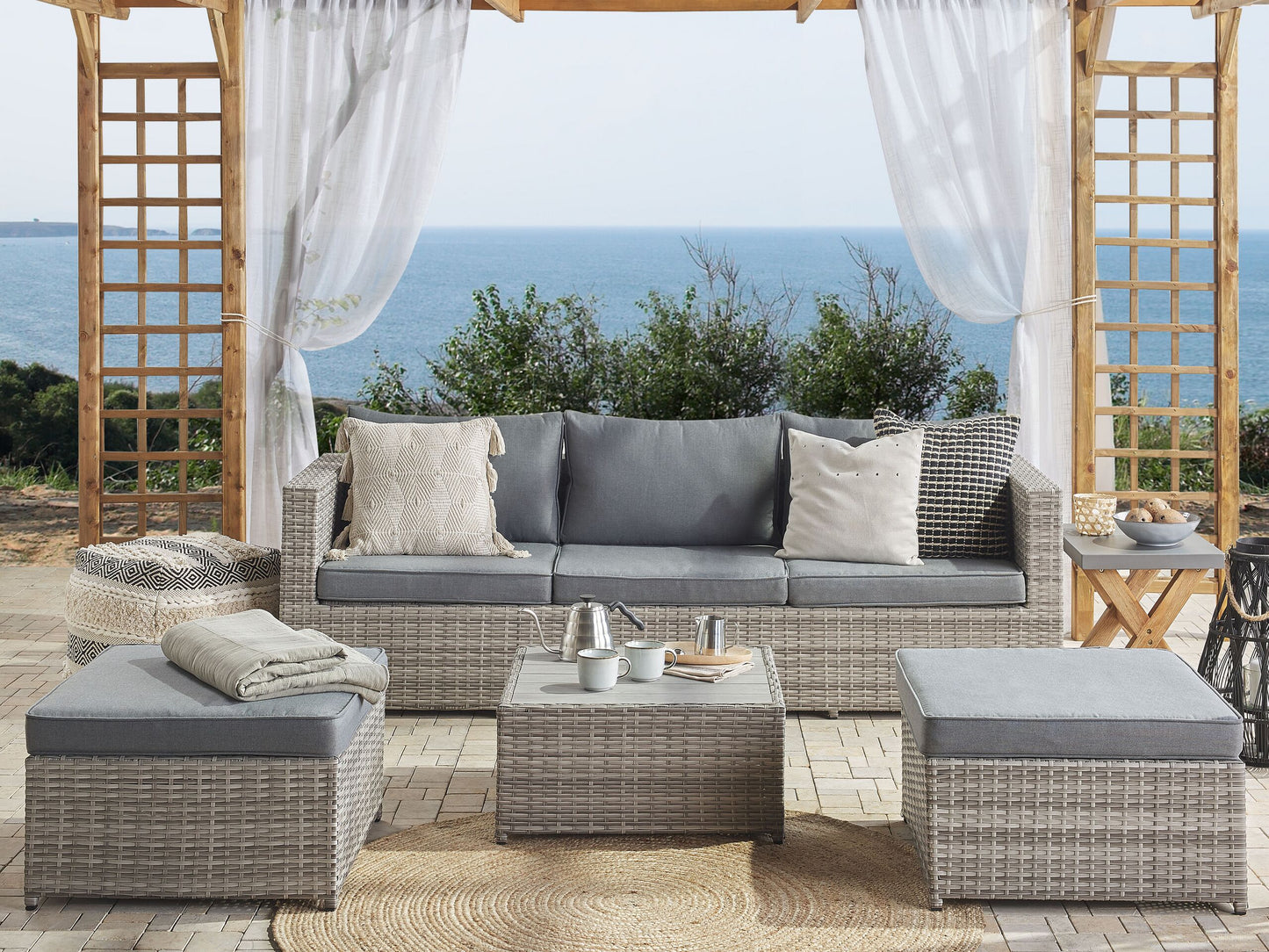 Garten Ecksofa mit Tisch 5-Sitzer SABBIA rechtsseitig modular Polyrattan Hellgrau