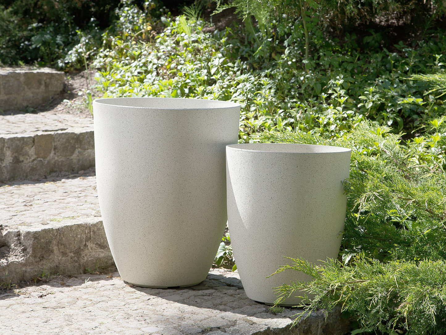 Set mit 2 Blumentöpfen CROTON Stein 43 cm Cremeweiss