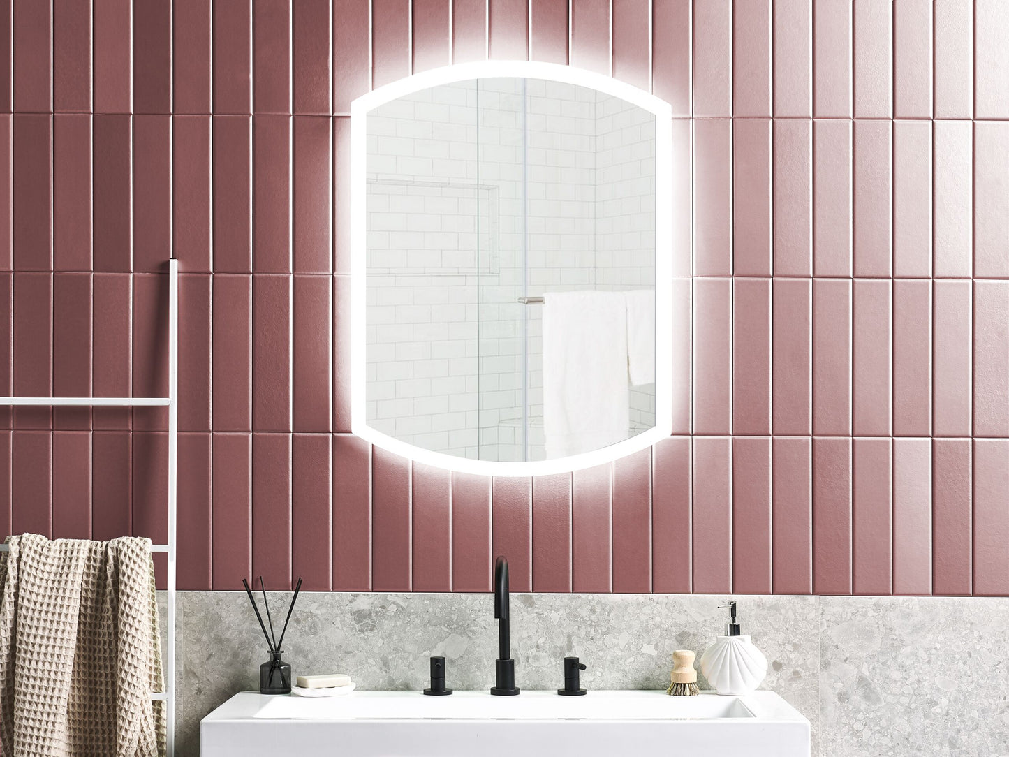 LED-Badezimmer-Spiegel BEZIERS 60 cm 78 cm Silber