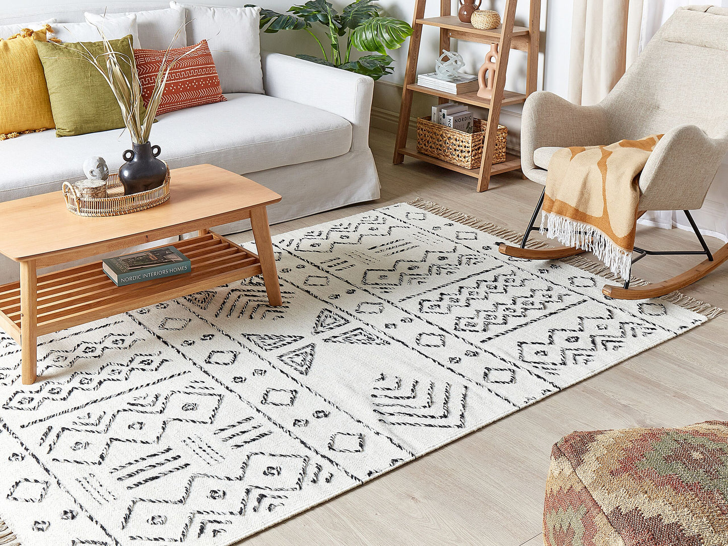 Teppich Wolle weiss / schwarz geometrisches Muster 160 x 230 cm Kurzflor ALKENT