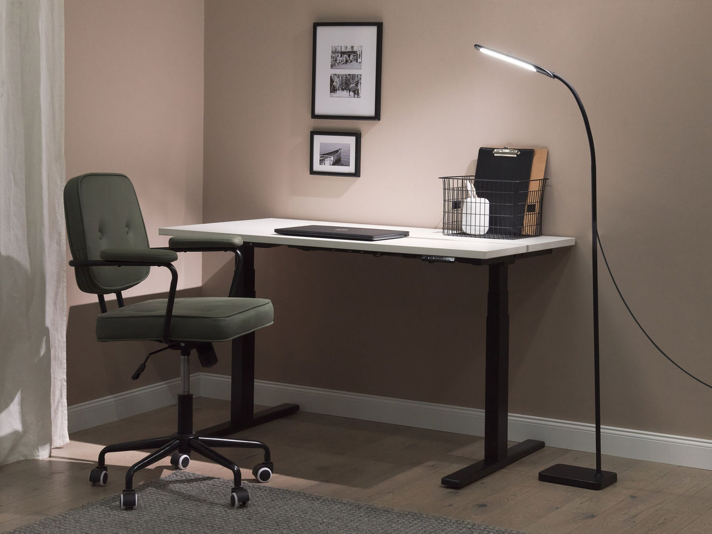 LED Stehlampe NORMA mit Dimmer Metall Schwarz