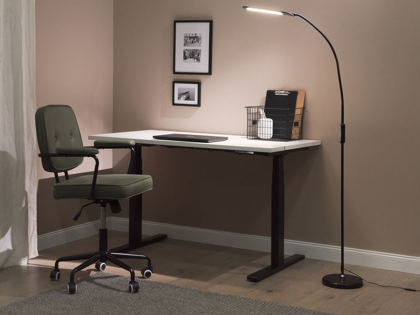 LED Stehlampe YANTIC mit Dimmer Metall Schwarz