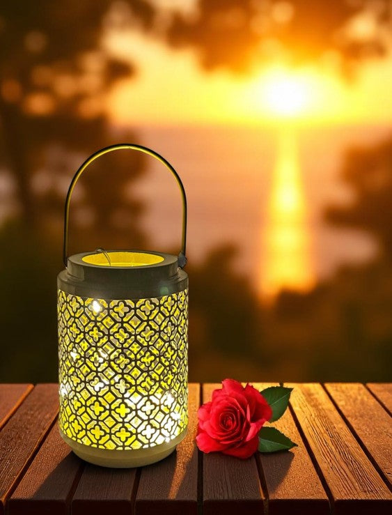 Laterne Kerzenhalter
aus Metall H16.5cm
mit orientalischem 
Stanzmuster