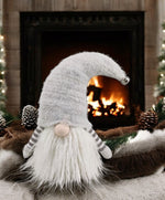 Deko Wichtel Santa 
Farbe: Weiss/Grau 
L:16cm B:22cm H:34cm