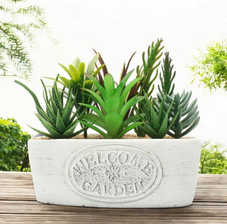 Kunstblume Sukkulenten im Beton Topf  "Welcome" 
H: 16cm B: 20cm T: 11cm