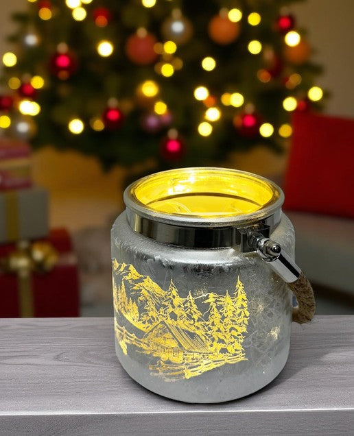 Windlicht aus Glas mit Hanfseil Henkel Bergdorfmotiv silber H10