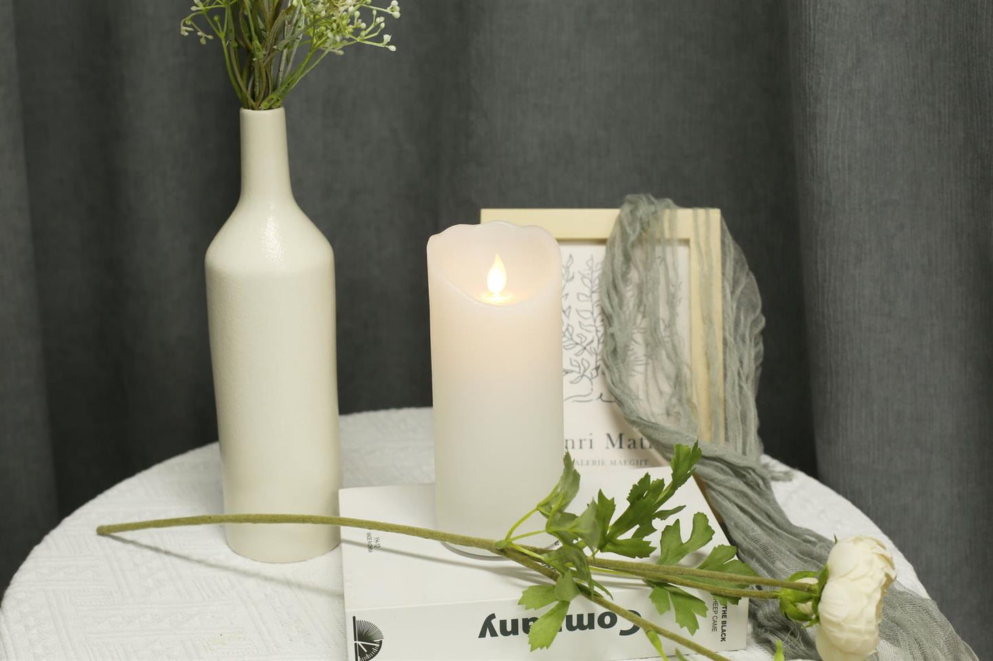 Bougie en cire LED rechargeable
 avec câble USB blanc
 P7,5cm H17,5cm