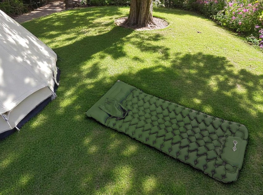 Isomatte Luftmatratze aufblasbar mit eingebauter Fusspumpe Farbe Grün