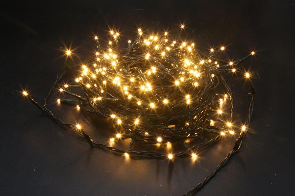 LED Outdoor Lichterkette 240 LED 
Warm weisses Licht 
L: 24m - Kabelfarbe: Grün