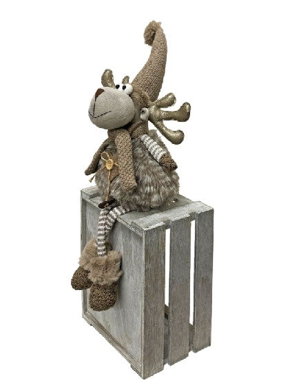 Deko Elch Kantenhocker braun weiss mit Schal und Mütze