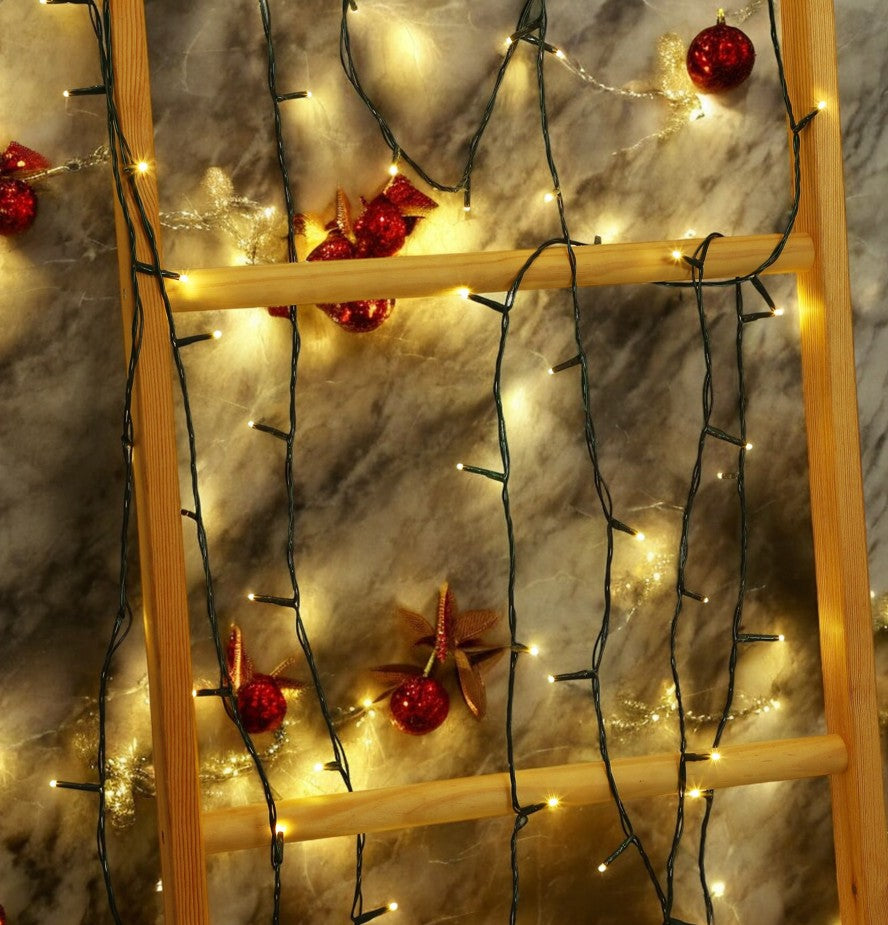 LED Outdoor Lichterkette 420 LED
Warm weisses Licht
L: 25m - Kabelfarbe: Grün