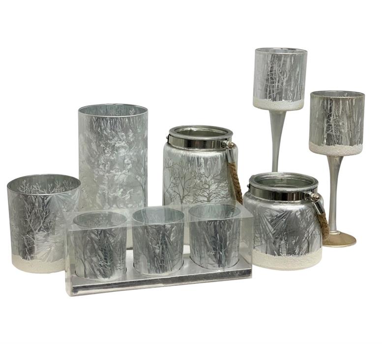 Windlicht aus Glas 3er Set
Design: Winterlandschaft
Farbe: Silber
H:7cm D:6cm