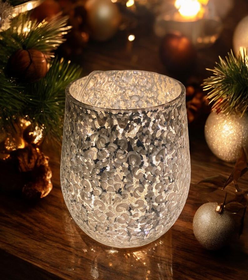 Windlicht aus Glas 
silber -weiss
mit Blütenmuster H12.5cm