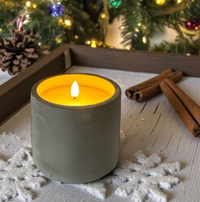 LED Wachskerze im ZementTopf 
warm weisses flackerndes Licht 
D9.5cm H10cm