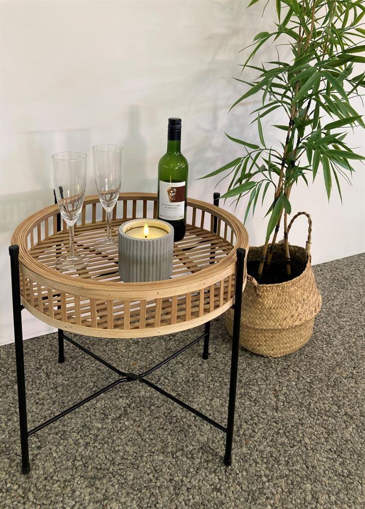 Tavolino in metallo e legno