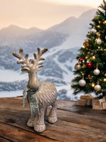 Deko Rentier aus Polyresin mit Schal braun