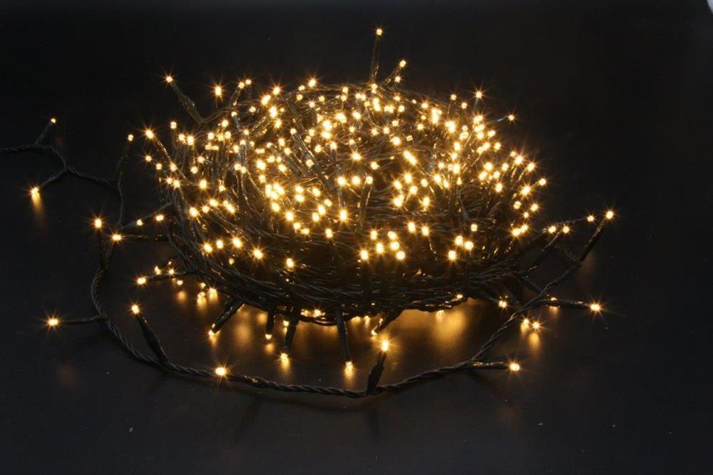 LED Outdoor Lichterkette 600 LED
Warm weisses Licht
L: 36m - Kabelfarbe: Grün
