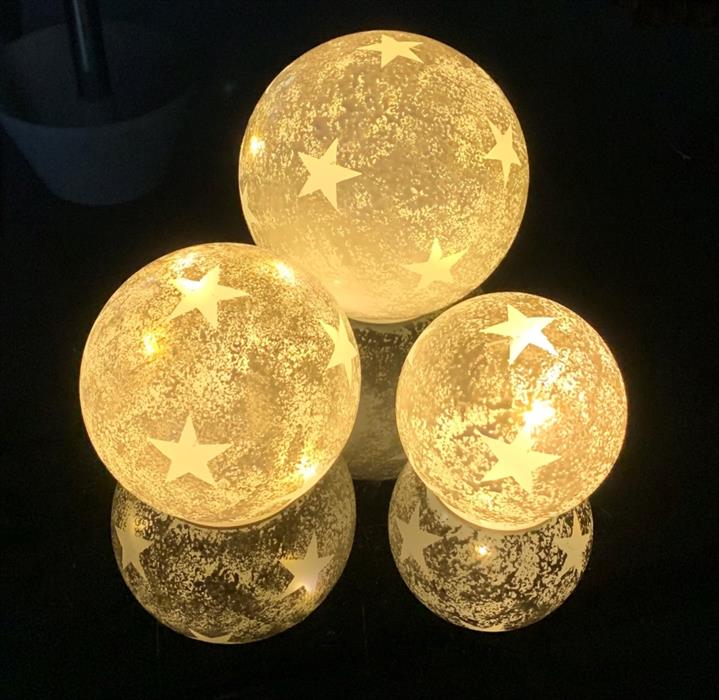 LED Glas Kugel mit 10 LED 
Motive: Stern 
Farbe: Weiss 
D:15cm H:14.5cm