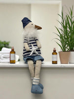 Deko Möwe aus Stoff Kantenhocker H:30cm
Design: Beach
Farbe: Blau
L:8cm B:6cm H:30cm