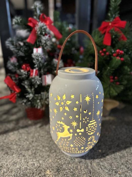 LED Laterne Xmas weiss aus Porzellan mit 4 LED H28cm