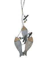 Girlande mit Fisch 
aus Holz L:60cm
mit Muscheln und Kralen