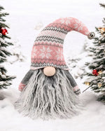 Deko Wichtel Santa 
Mütze mit Glöckchen
Farbe: Rosa/Grau 
L:12cm B:17cm H:26cm