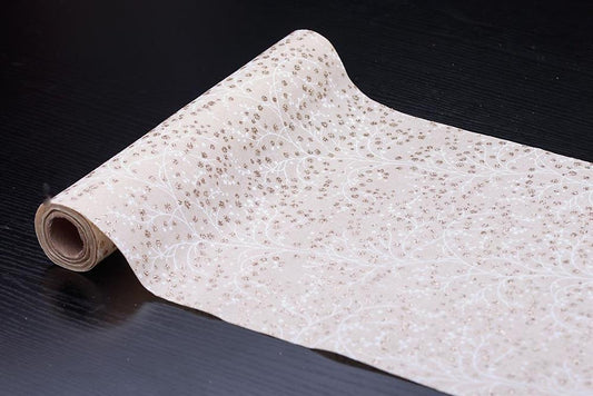 Dekostoff "Vlies" gerollt und geschnitten
36cm x 300cm 
Farbe: Weiss mit Muster