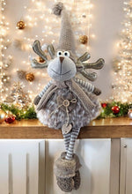 Deko Elch Kantenhocker braun weiss mit Schal und Mütze