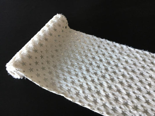 Dekostoff "Plush"  - Weiss +silber Sterne
28x300cm gerollt und geschnitten