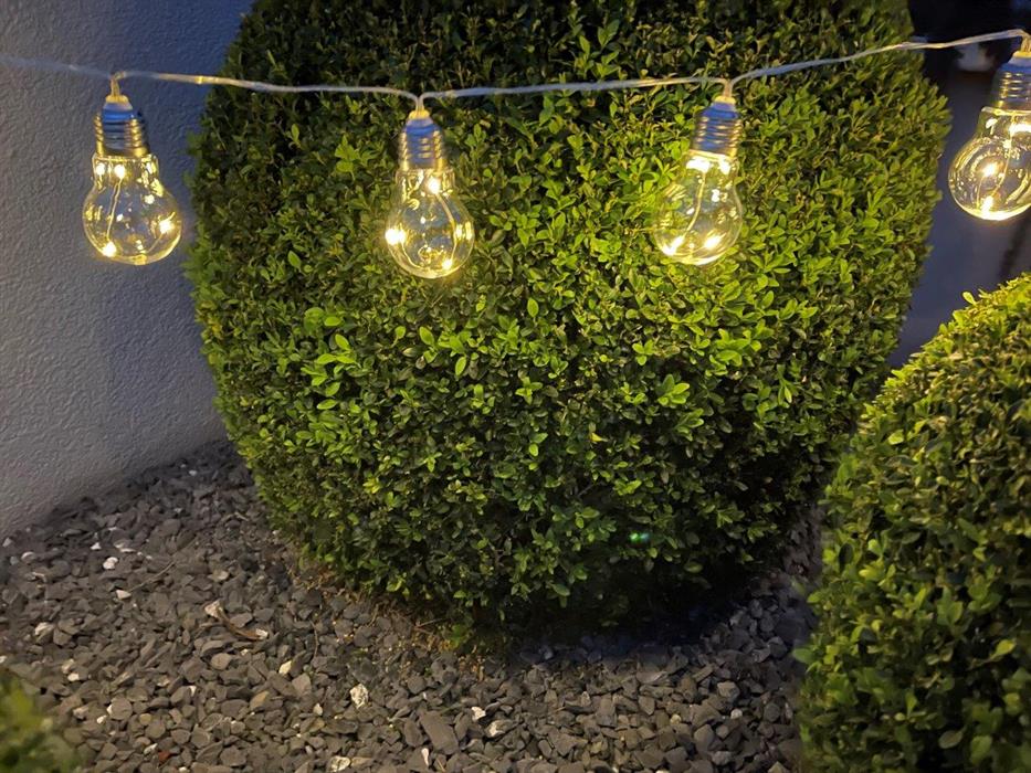 LED Lichterkette Outdoor 
10 LED Glühbirnen transparent
Batterienbetrieben