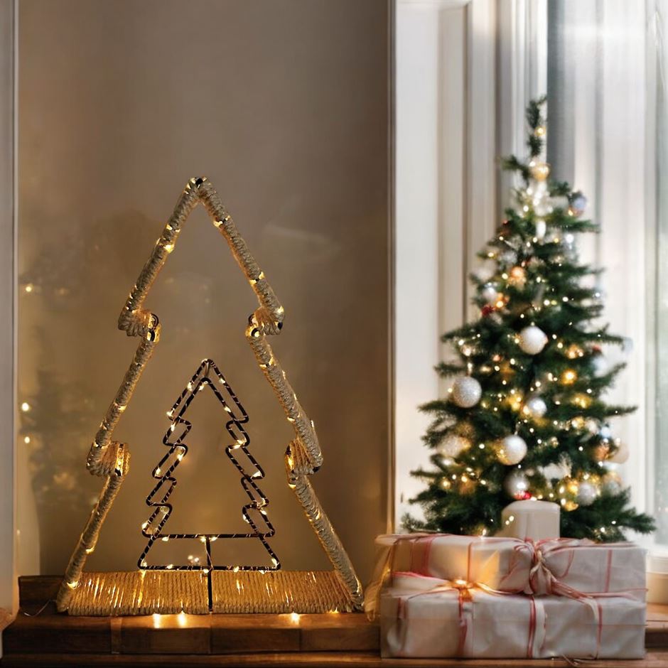 LED Tannenbaum aus Metall umringt mit Seil Schnur in der Mitte kleiner Stern schwarz