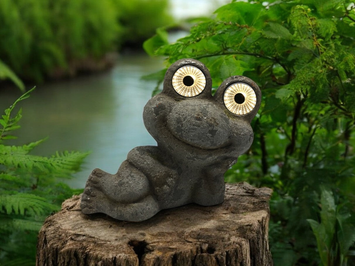 LED Solar Frosch liegend  H:16cm
mit 2 LED
Farbe: Grau
L:19.5cm B:10.5cm H:16cm