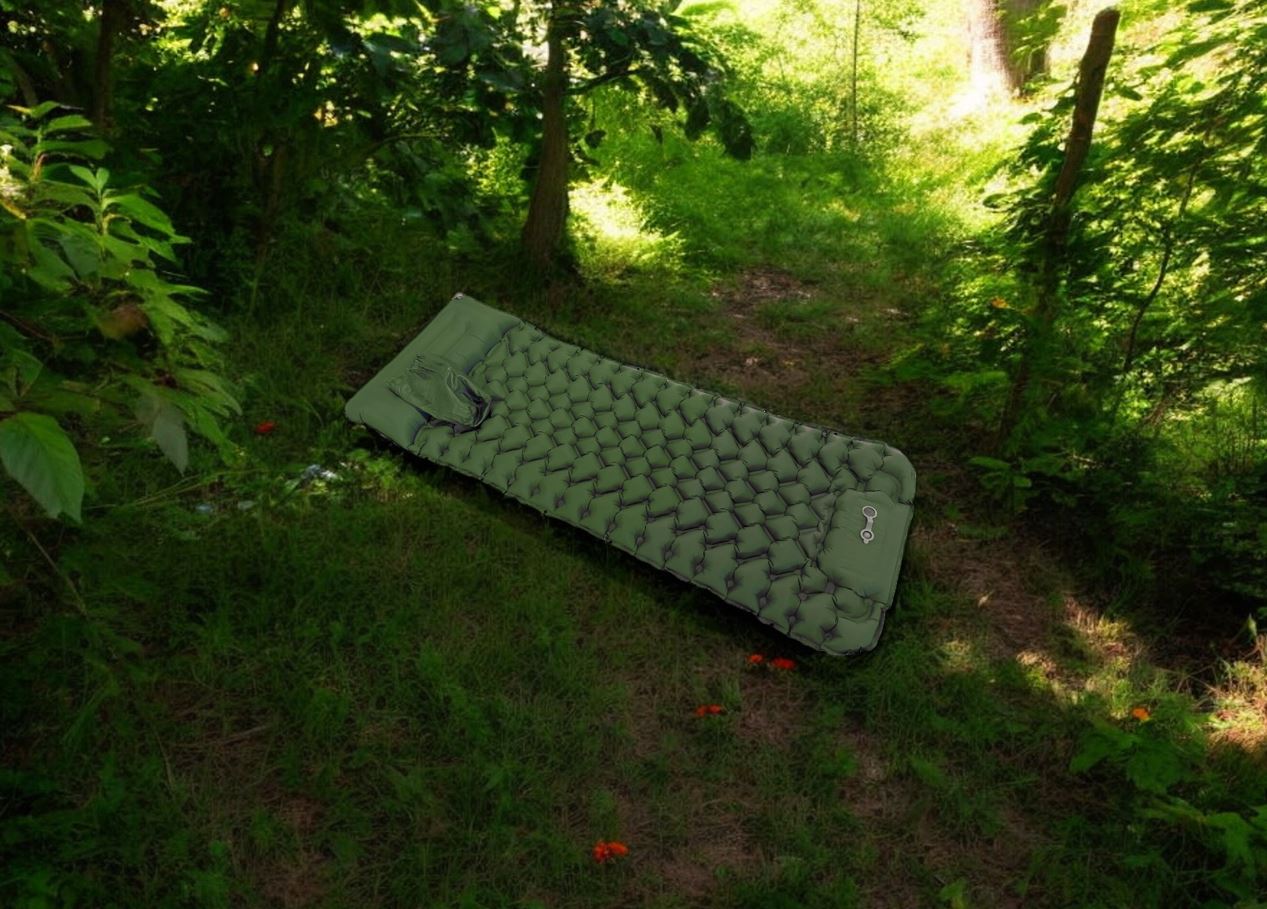 Isomatte Luftmatratze aufblasbar mit eingebauter Fusspumpe Farbe Grün