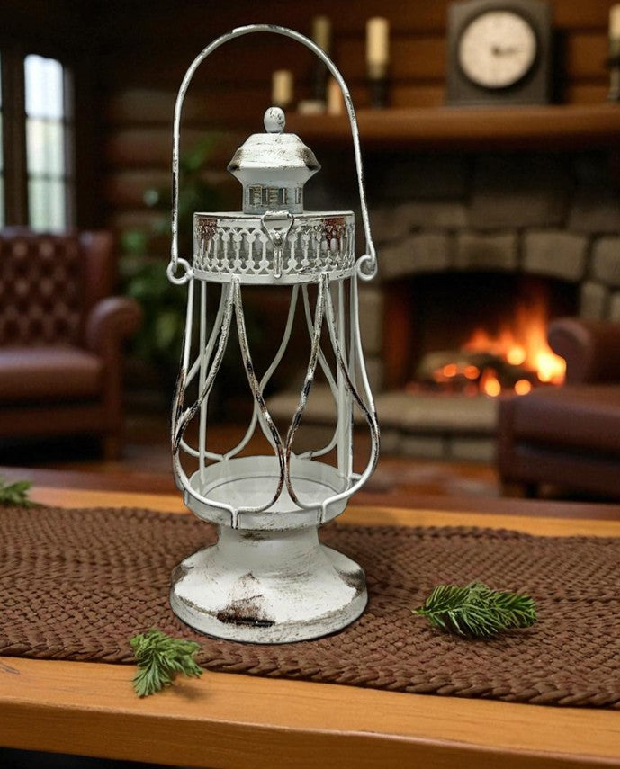 Laterne aus Metall in Altgrau mit Glaseinsatz