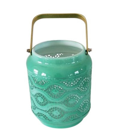 Lanterne en métal avec poignée dorée
 Couleur turquoise
 L:13 cm l:13 cm H:16,7 cm