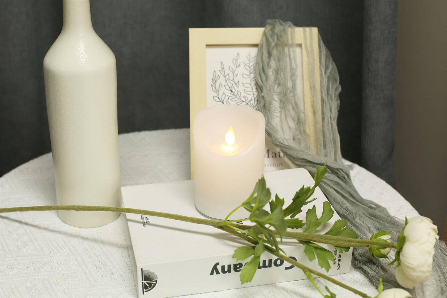 Bougie en cire LED rechargeable
 avec câble USB blanc
 P7,5cm H10cm