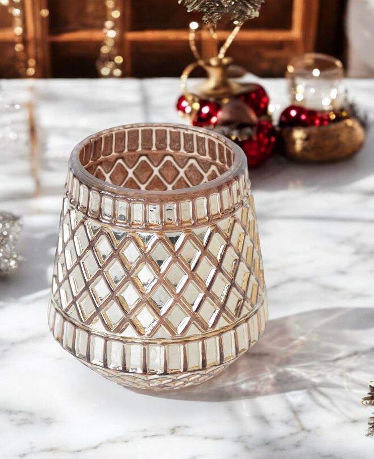 Windlicht aus Glas 
Orientalisches Design 
Farbe: Kupfer 
Glas: D:10.5cm H:10.7cm