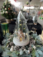 LED Glas Haube mit Tannenbaum und Häuschen mit 25LED Grösse D19cm H32cm