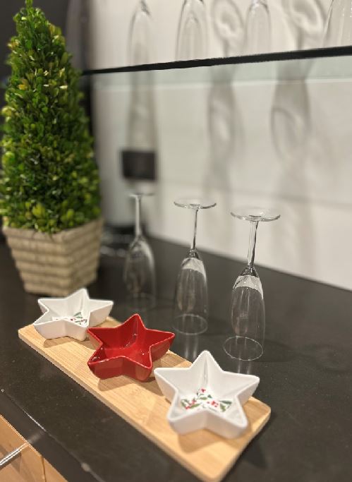 Snack Schalen Stern 3er Set auf Bambus Tablett Grösse 38x12.5cm