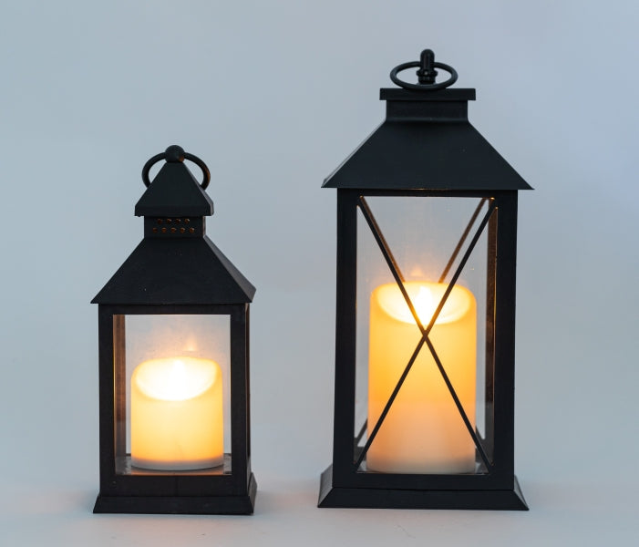 LED Laterne aus Kunststoff
Farbe: Schwarz
L:10.5cm B:10.5cm H:24cm