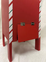 Deko Briefkasten Santa aus Holz bemalt in der Farbe rot H44.5cm
